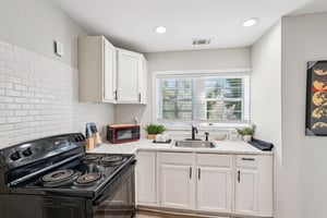 7th St SW-L2103-022.jpg