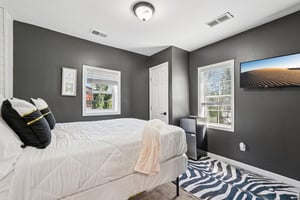 7th St SW-L2103-024.jpg