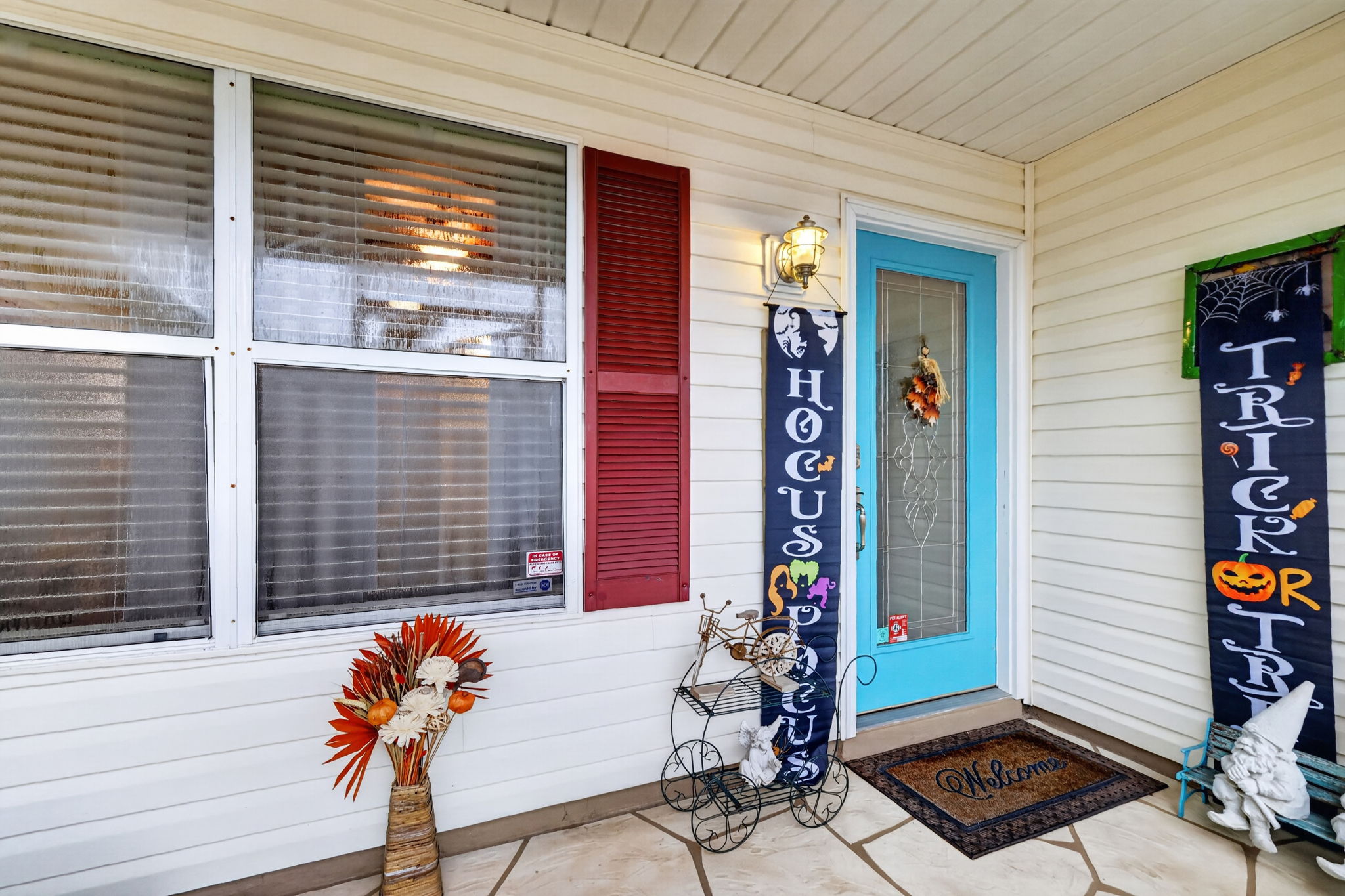 Front Screened Porch and Entry