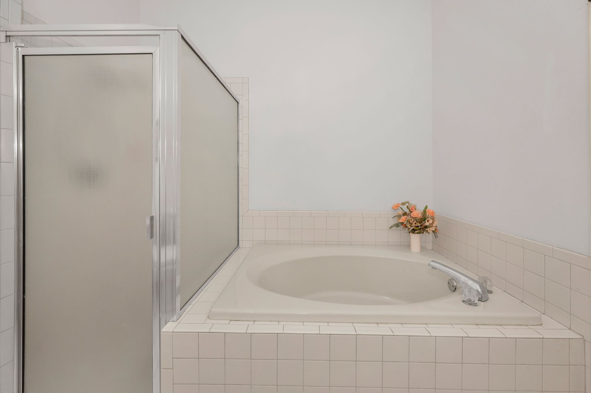 Primary Bathroom1b