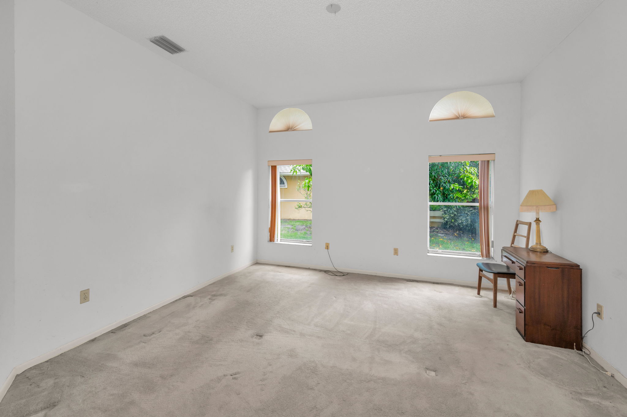 Primary Bedroom1a