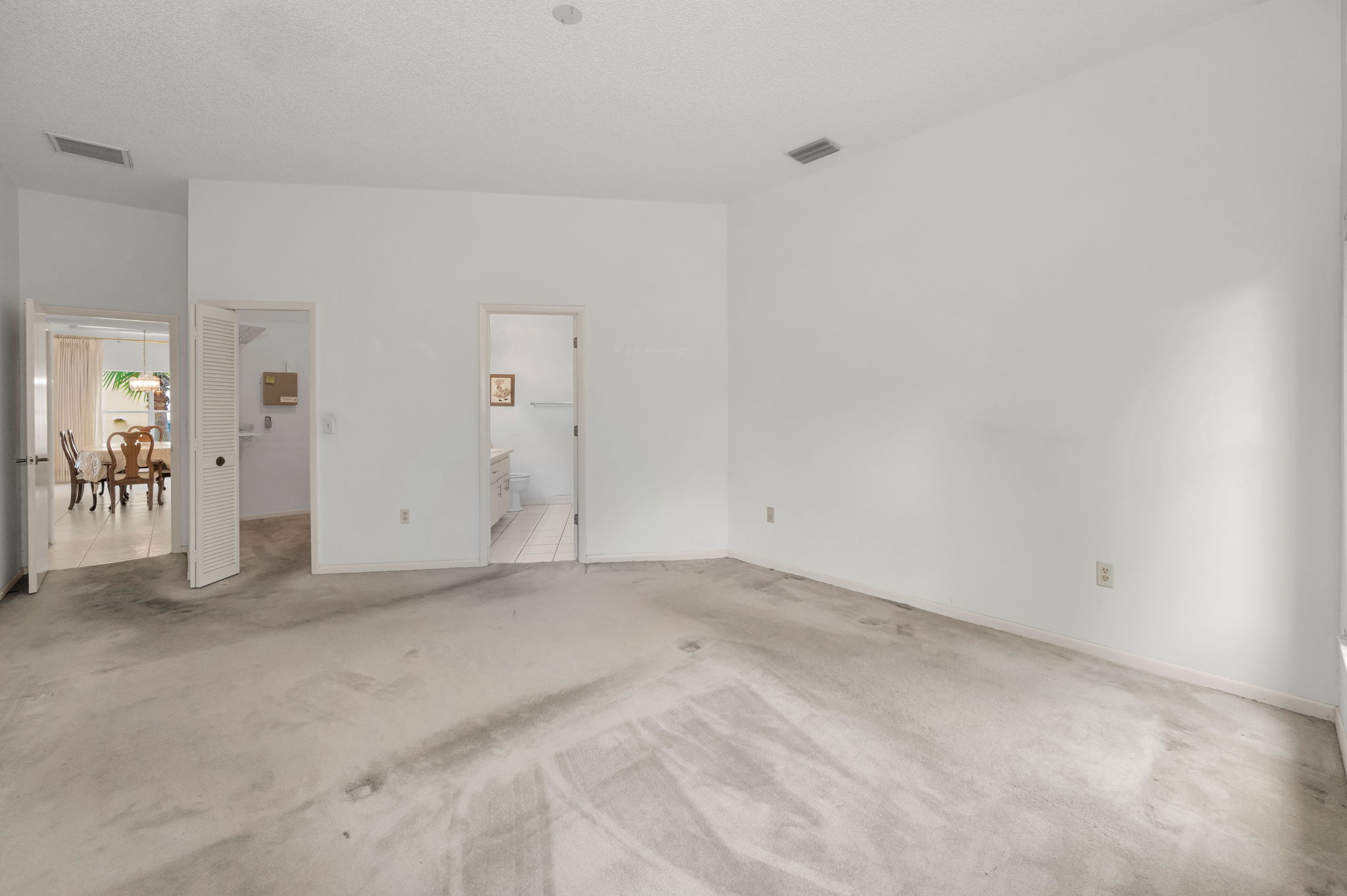 Primary Bedroom1b