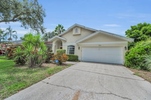 Front Exterior5
