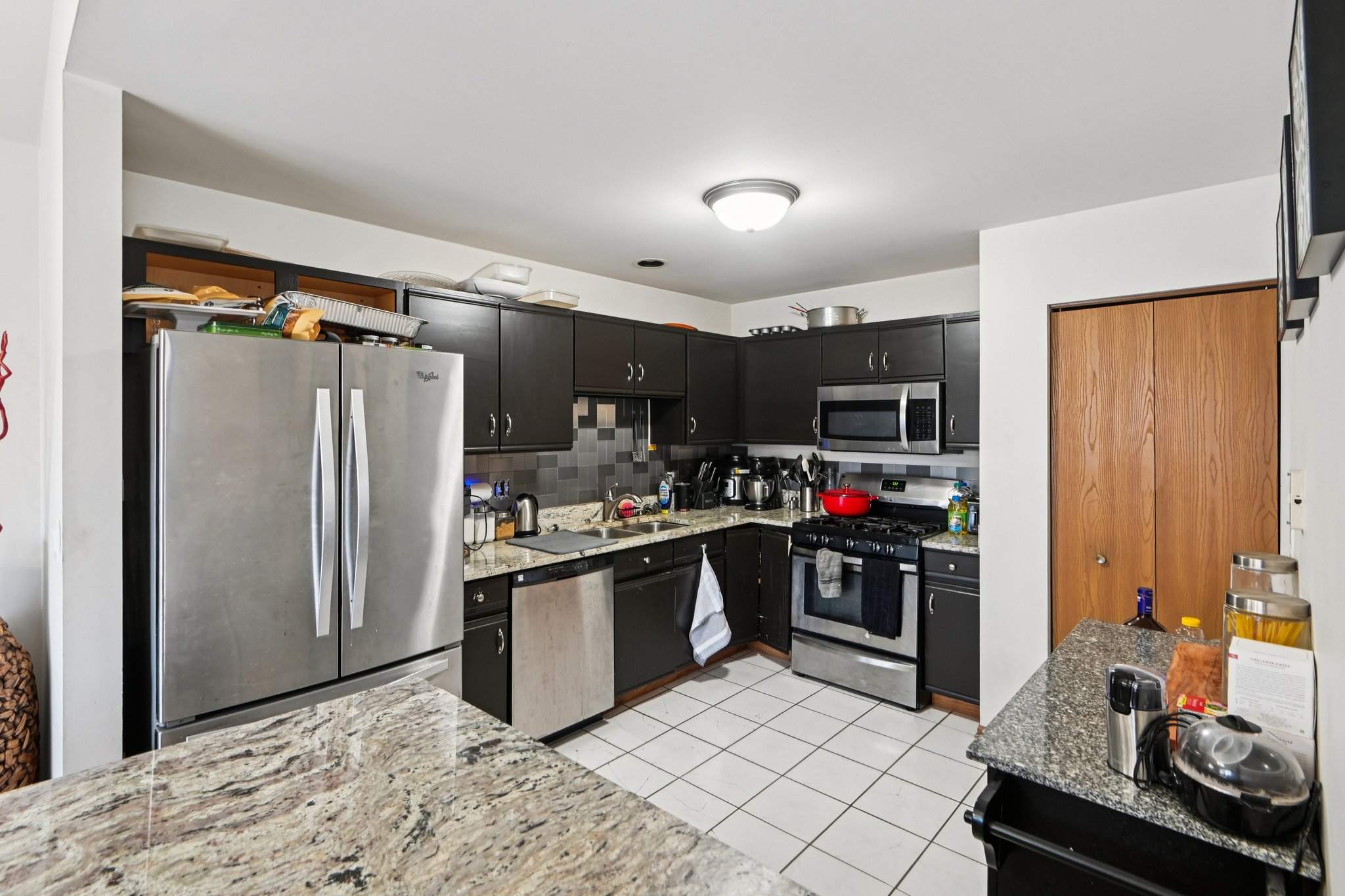 Shelly Ln-S2001-014.jpg