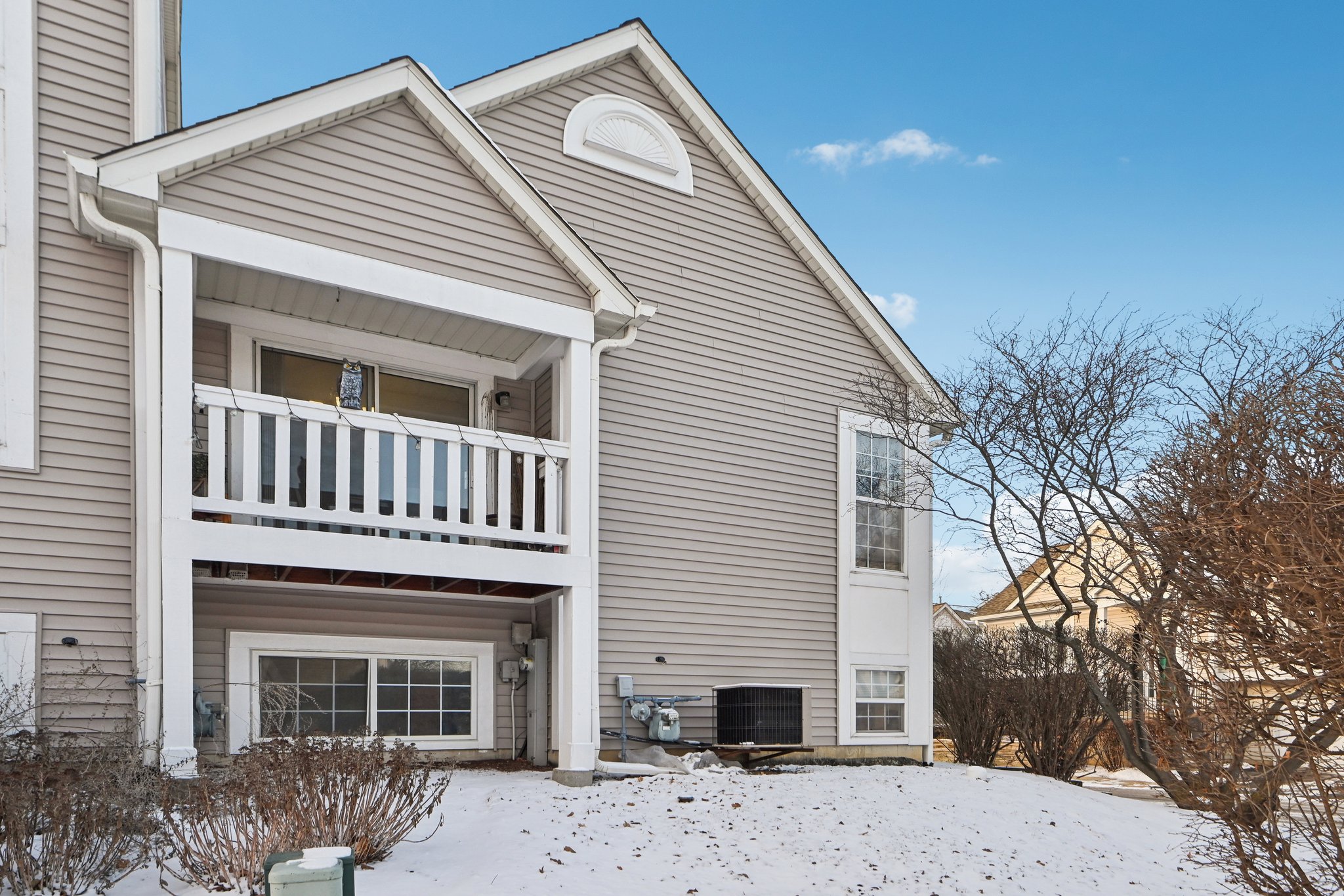 Shelly Ln-S2001-032.jpg