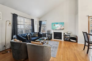 Shelly Ln-S2001-003.jpg