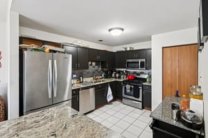 Shelly Ln-S2001-014.jpg