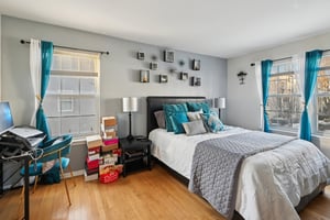 Shelly Ln-S2001-015.jpg