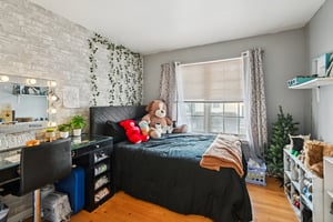 Shelly Ln-S2001-020.jpg