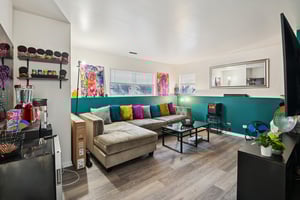 Shelly Ln-S2001-024.jpg