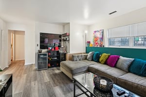 Shelly Ln-S2001-025.jpg