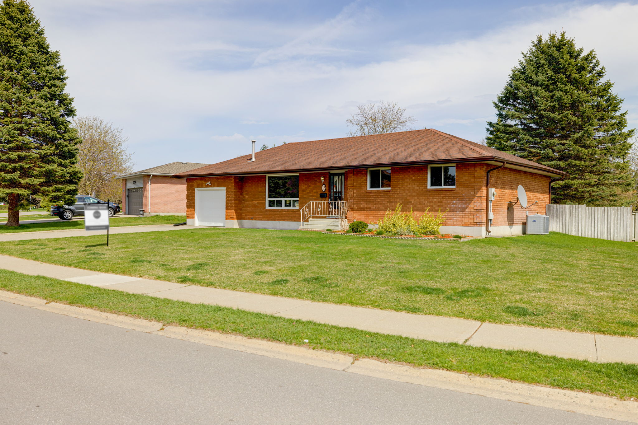 28 Adams Ave, Tillsonburg, ON N4G 5B3 TourMe.ca / Lemontree