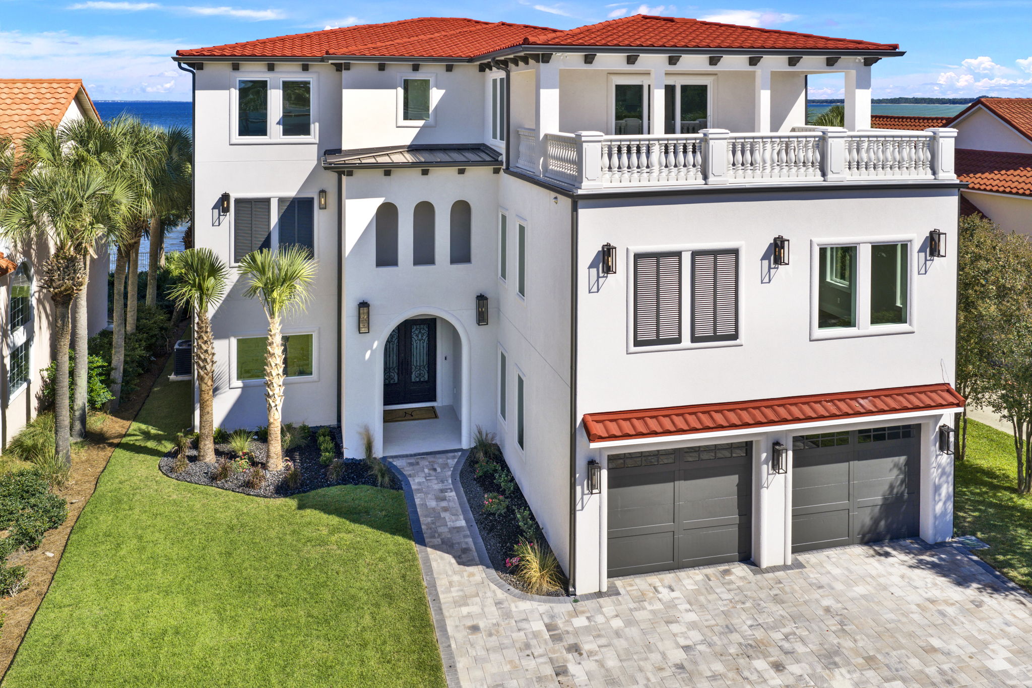 28 Baybridge Dr (Exterior) 1