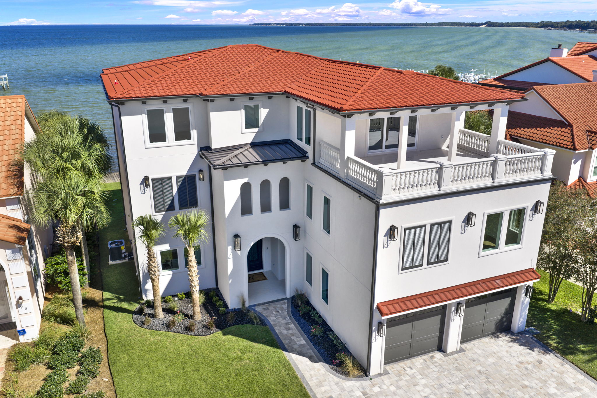 28 Baybridge Dr (Exterior) 2