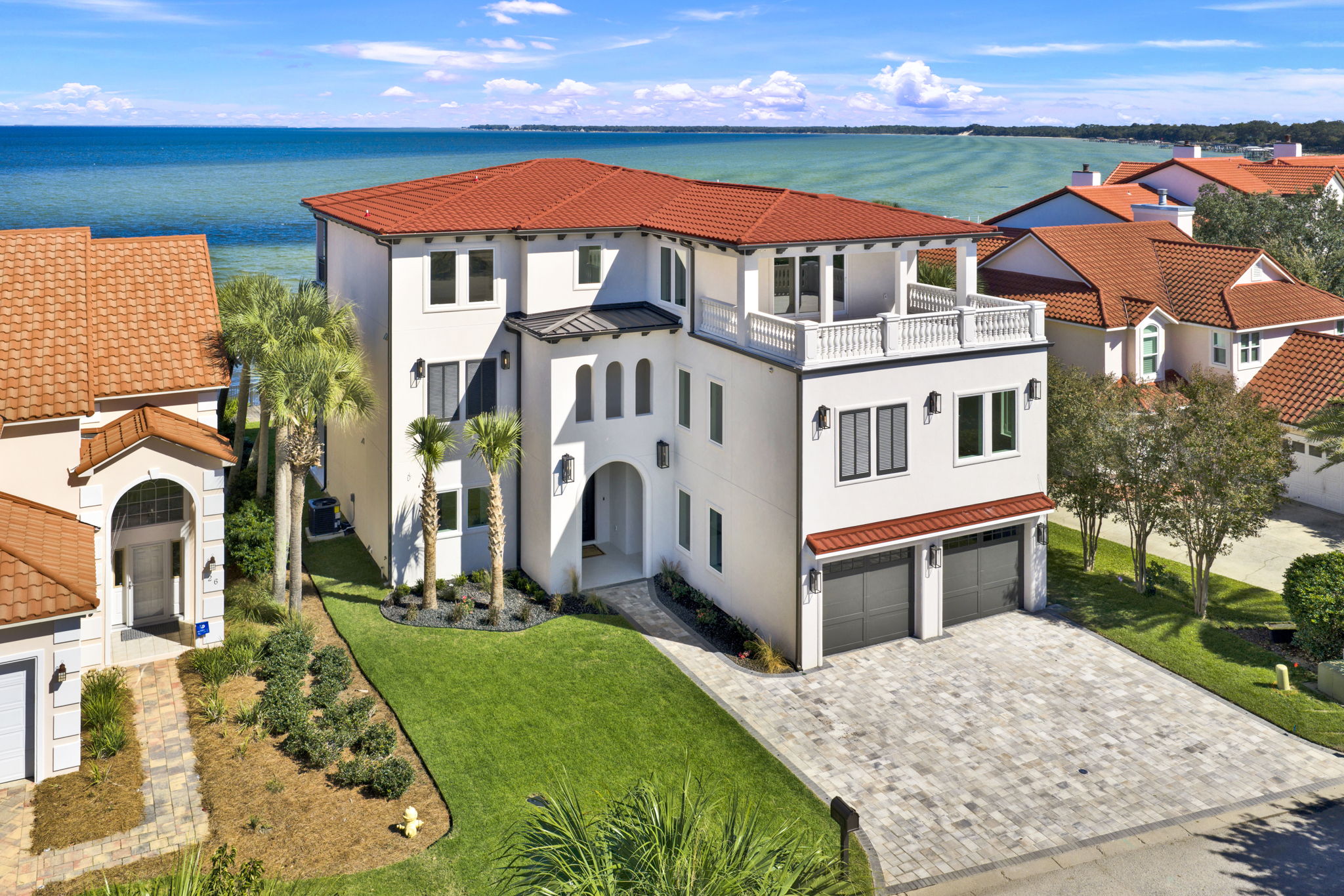 28 Baybridge Dr (Exterior) 3