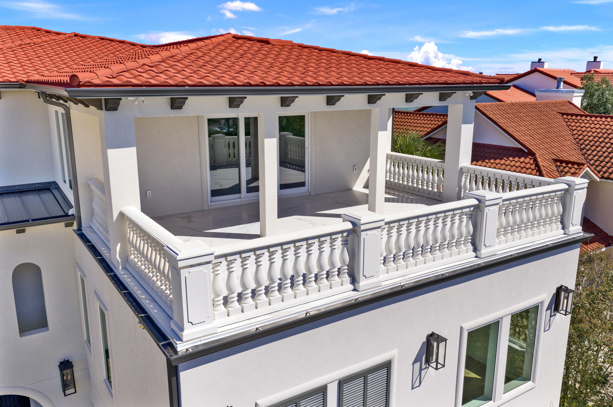 28 Baybridge Dr (Exterior) 4