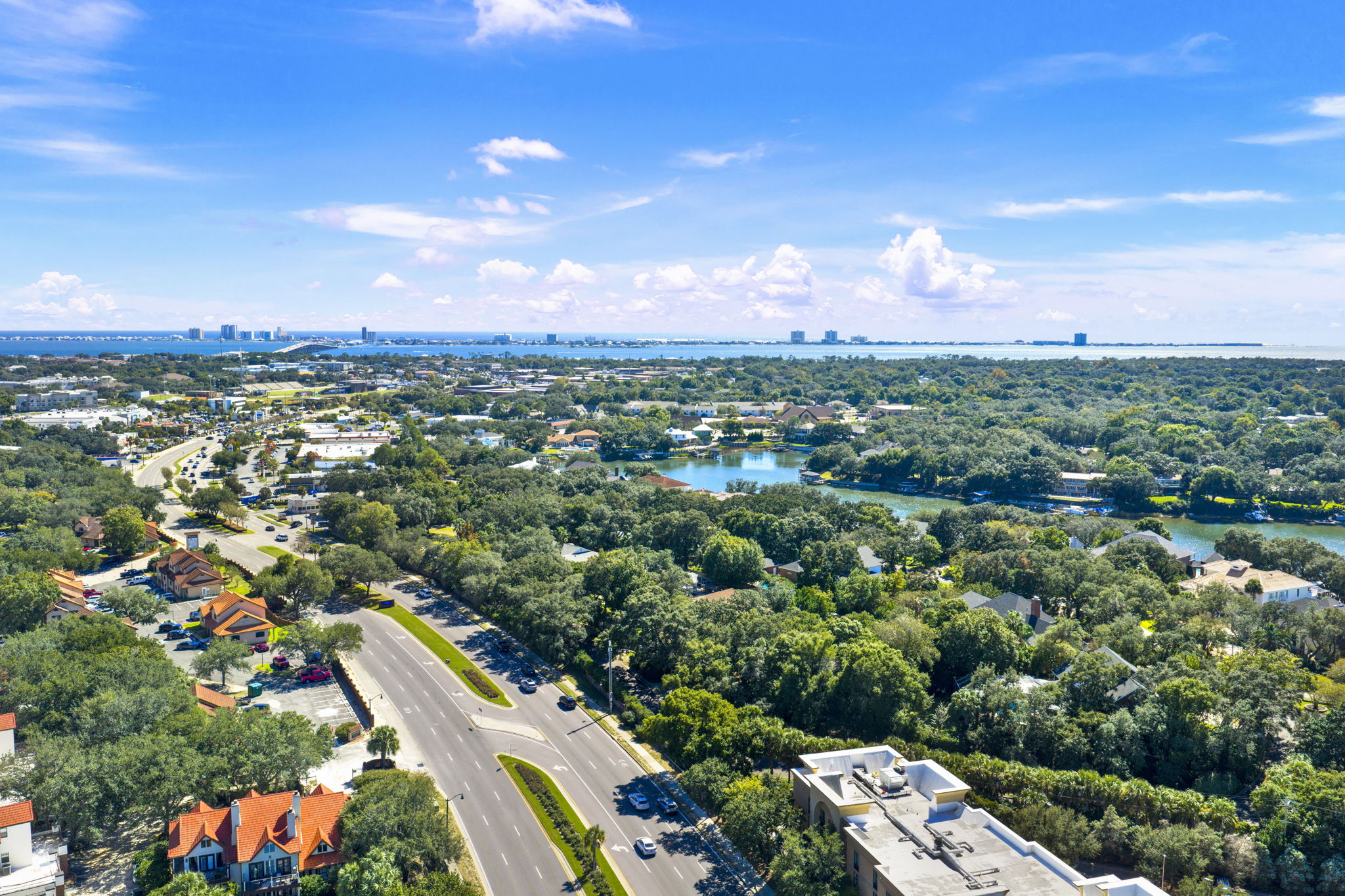 28 Baybridge Dr (Exterior) 14