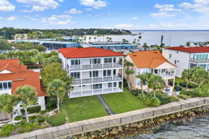 28 Baybridge Dr (Exterior) 10