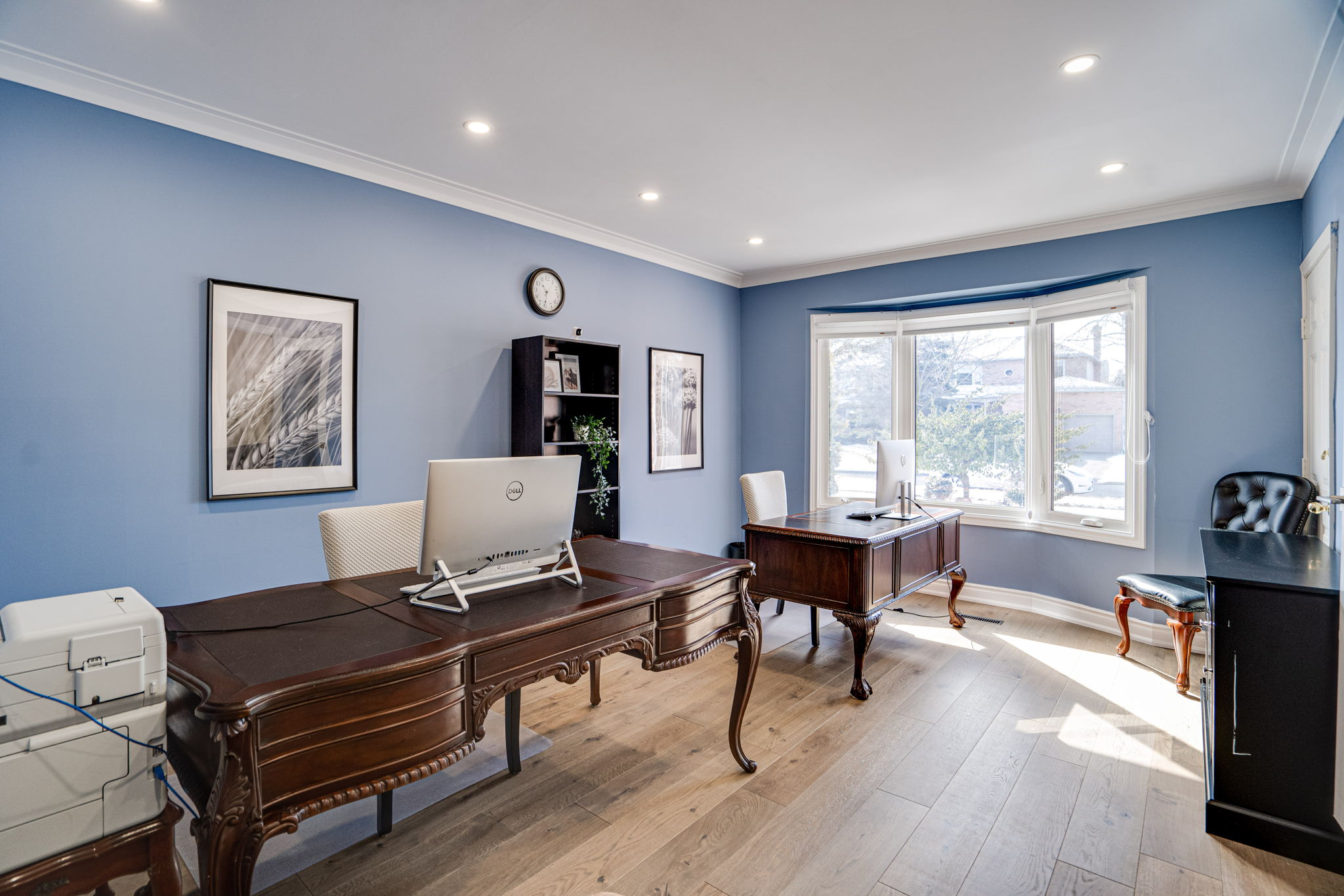 28 Beatty Crescent Aurora, ON L4G 5V2