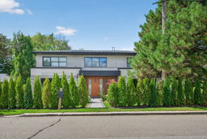 28 Brian Cliff Dr, Toronto ON