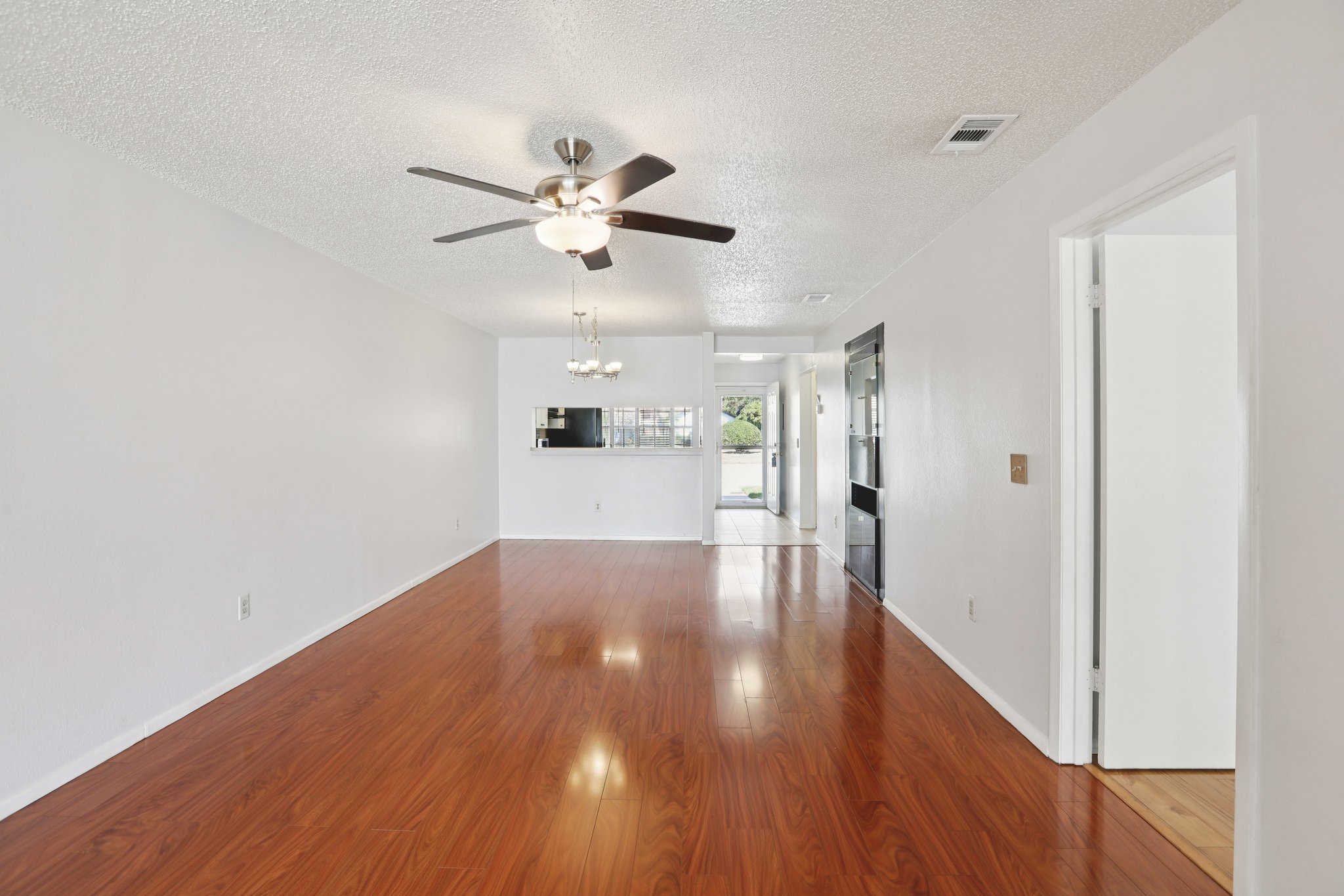 Brigton Ct-S1802-006.jpg