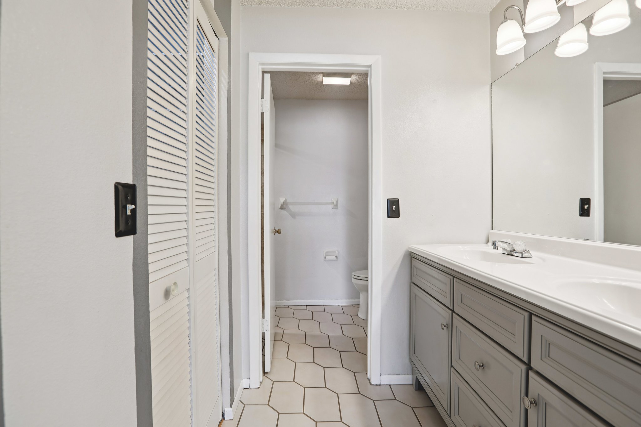 Brigton Ct-S1802-022.jpg