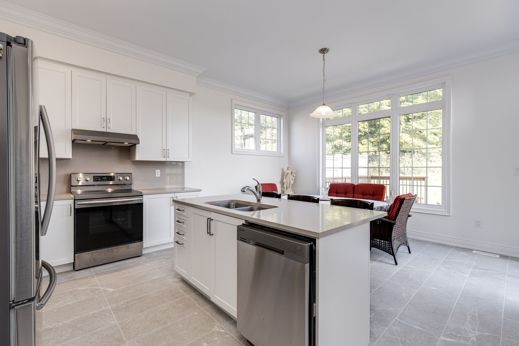 East Gwillimbury property showcase — delivered property photograph 17