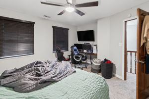  Photo 33