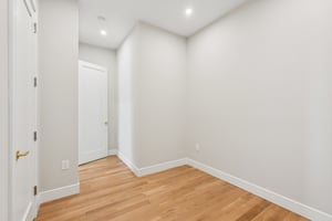 Clinton Ave-S1911-027.jpg