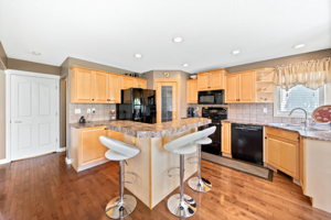 28 Cougar Ridge Manor SW, Calgary, AB T3H 0V3, Canada Photo 10