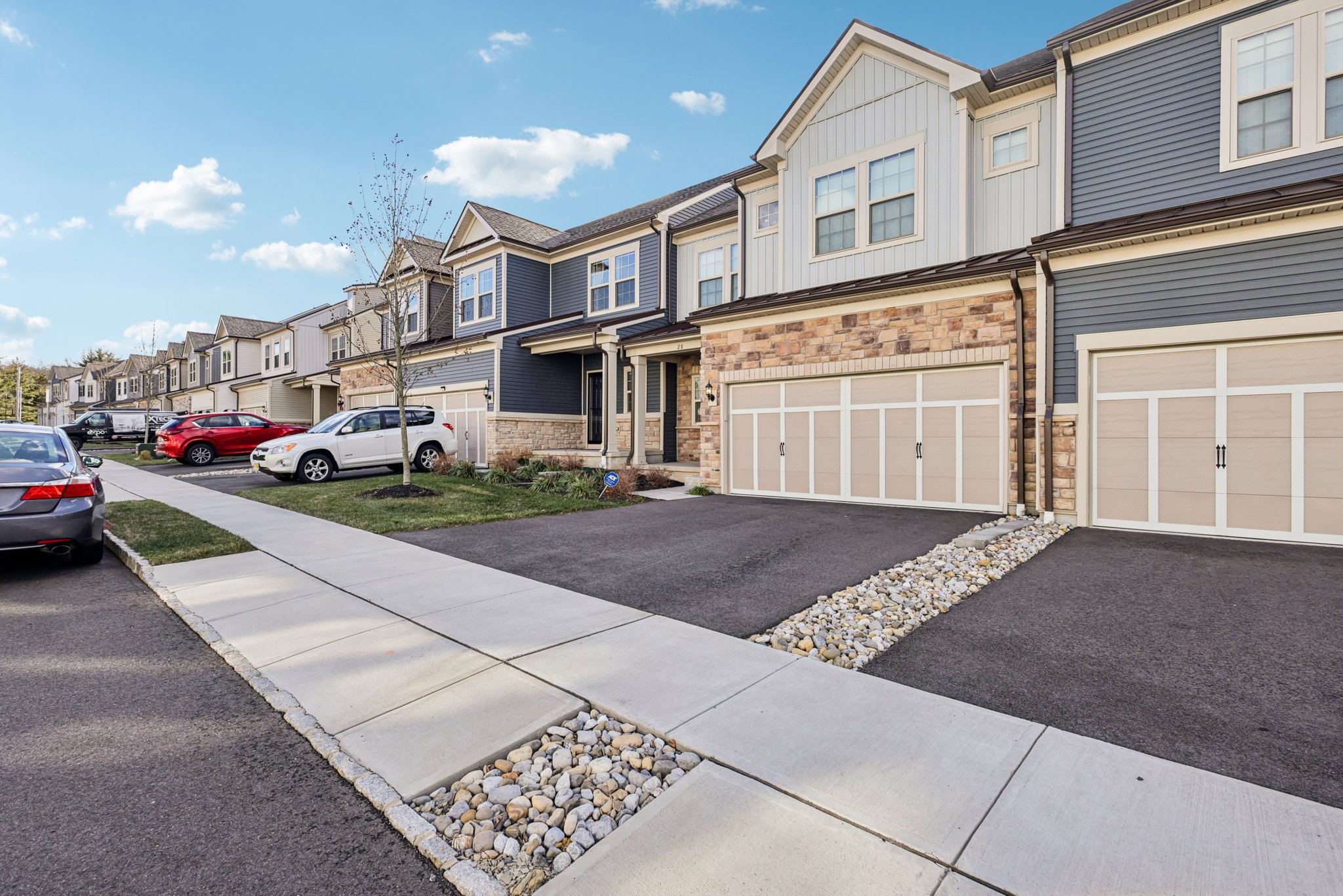 Dahlia Dr-S1212-002.jpg