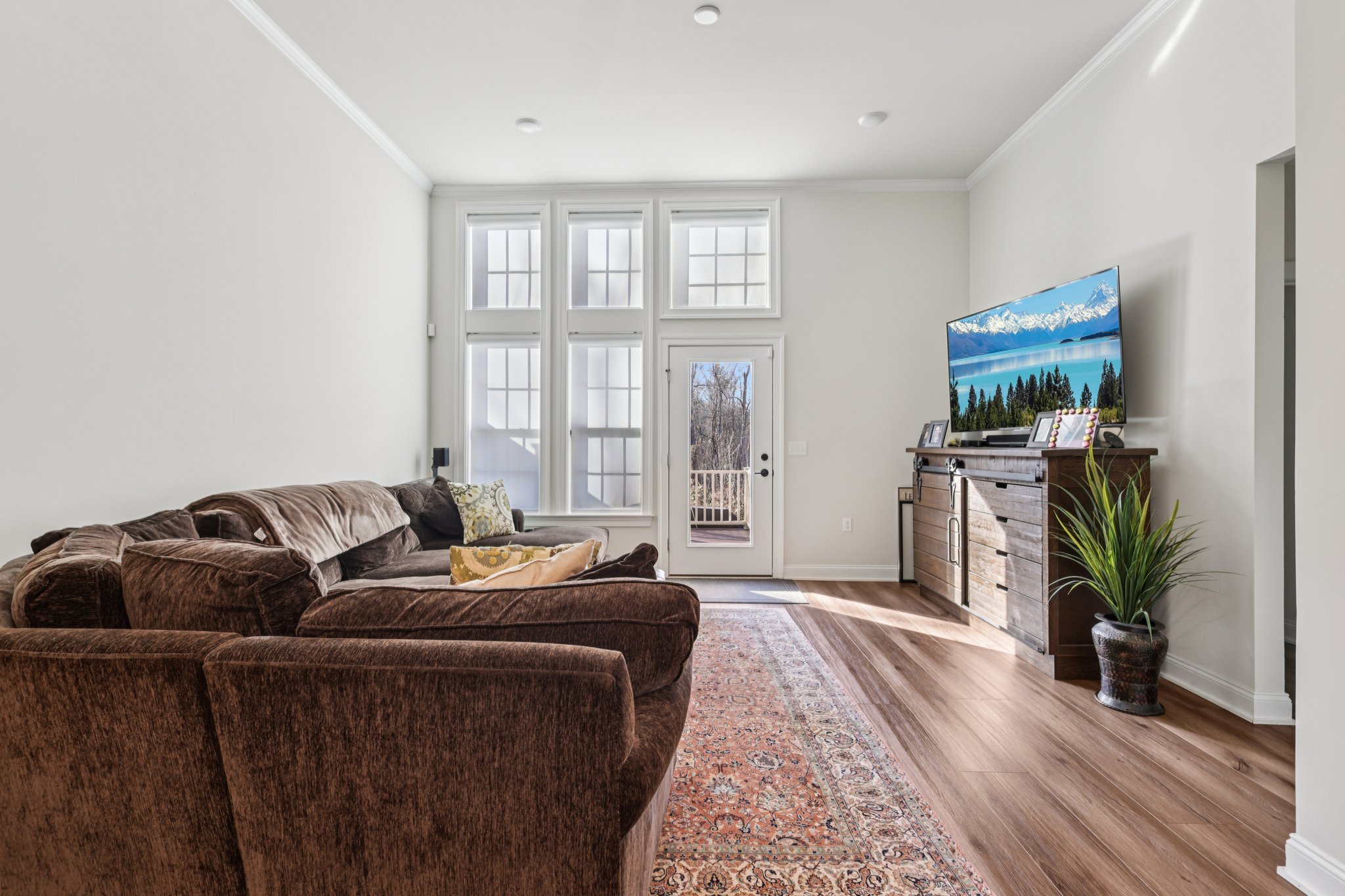 Dahlia Dr-S1212-007.jpg