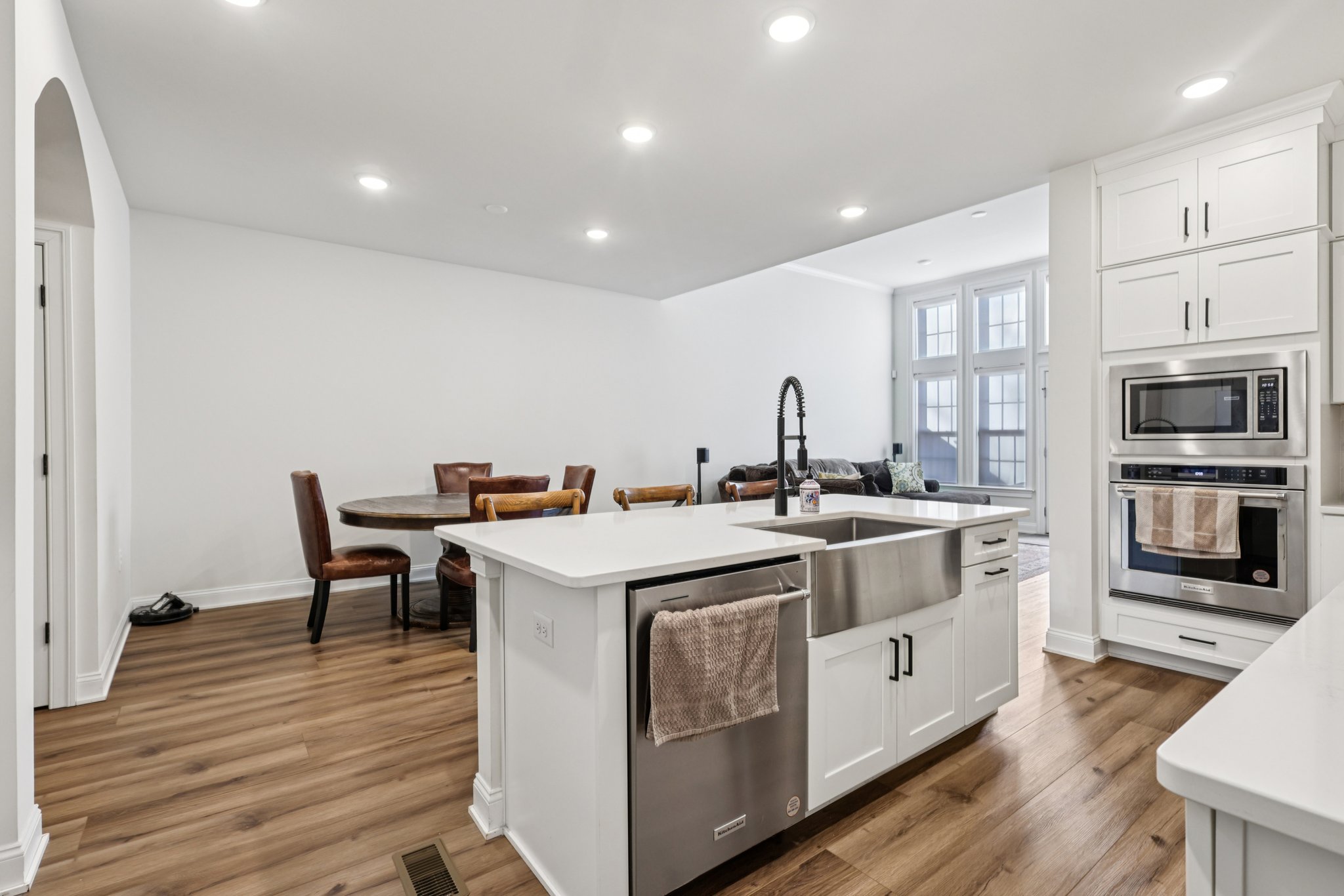 Dahlia Dr-S1212-012.jpg