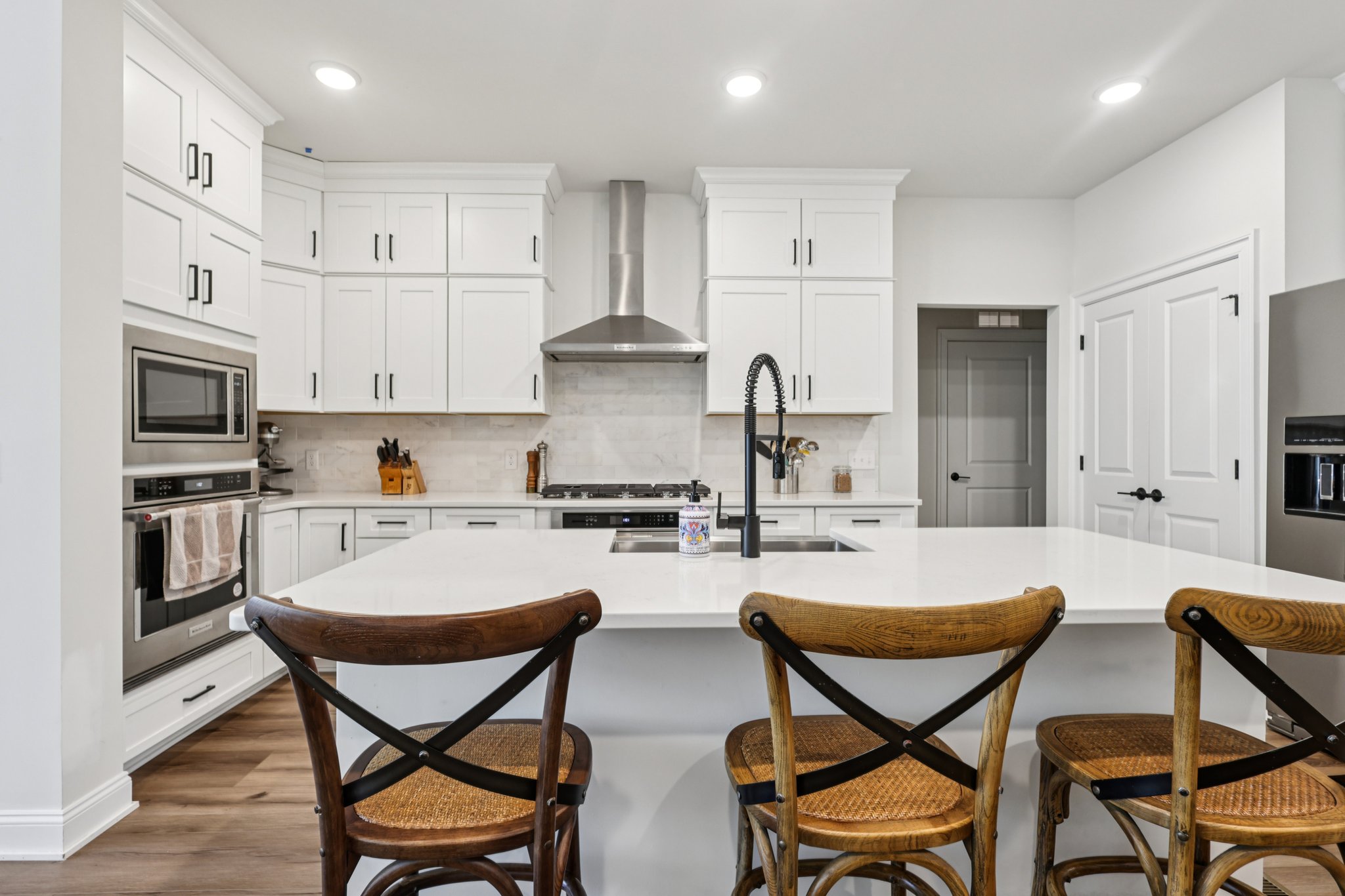 Dahlia Dr-S1212-014.jpg