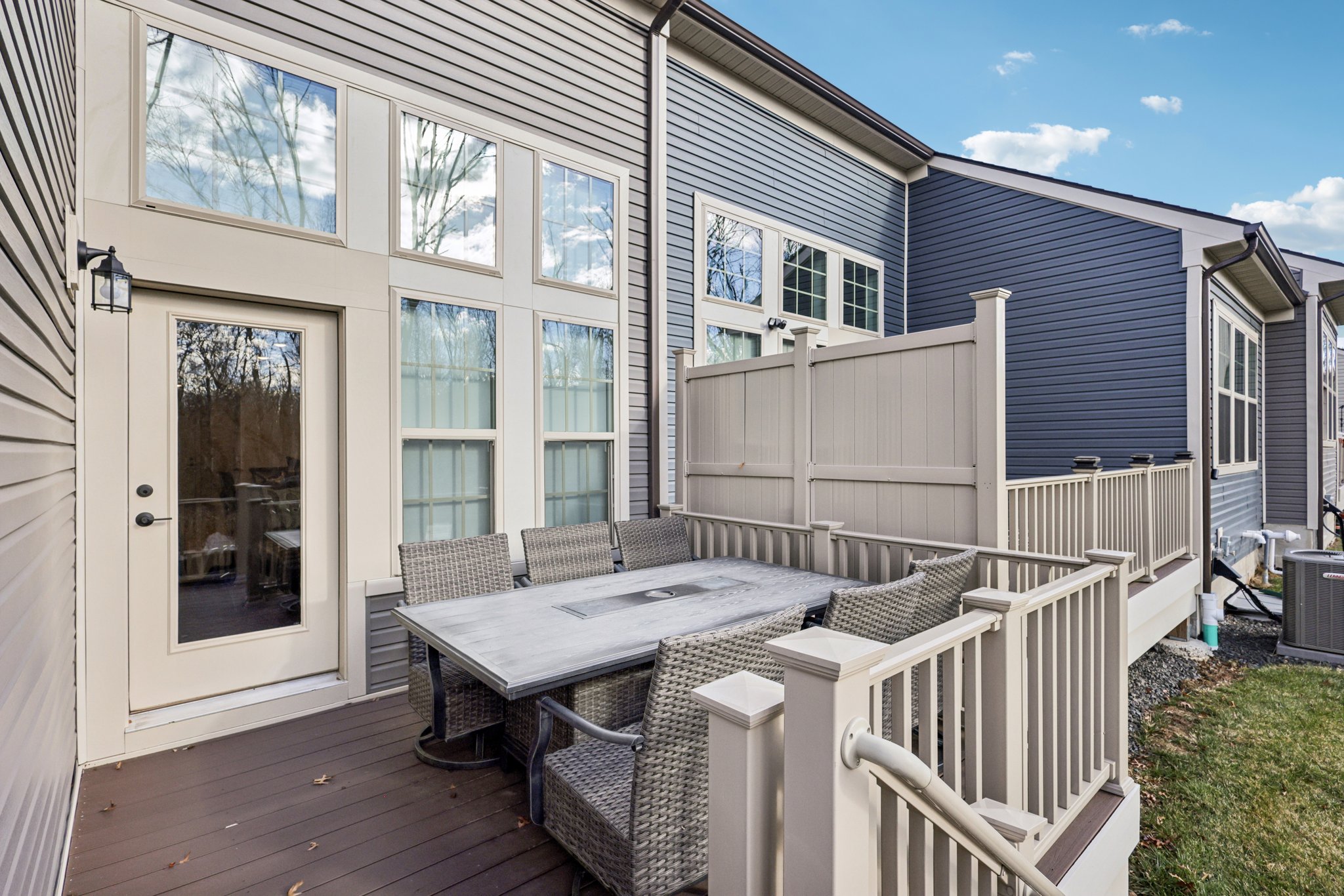 Dahlia Dr-S1212-035.jpg