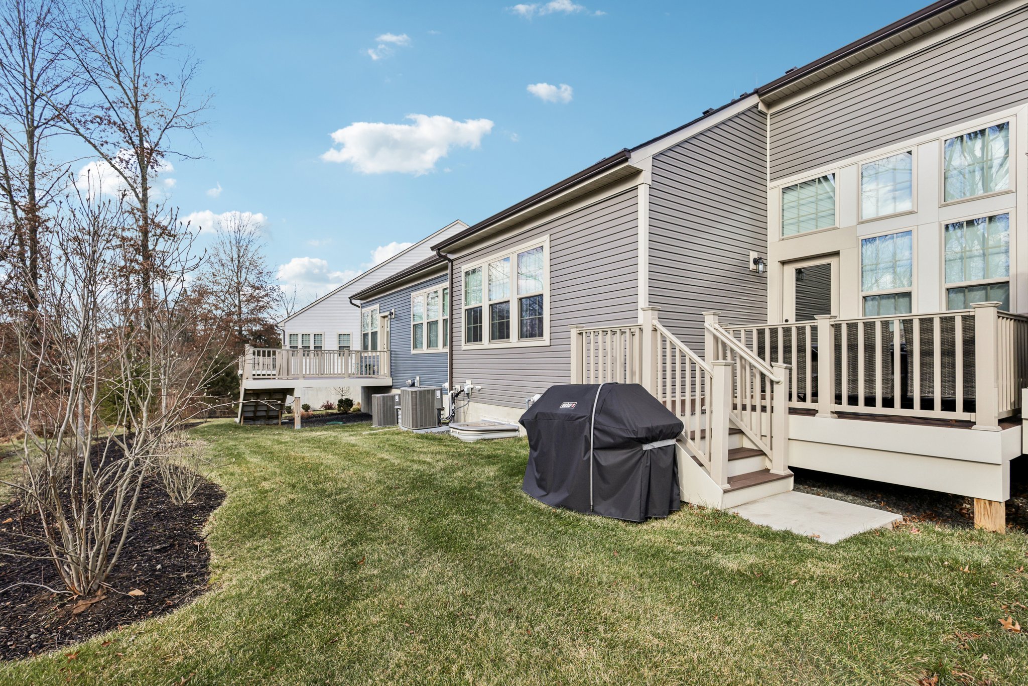 Dahlia Dr-S1212-036.jpg