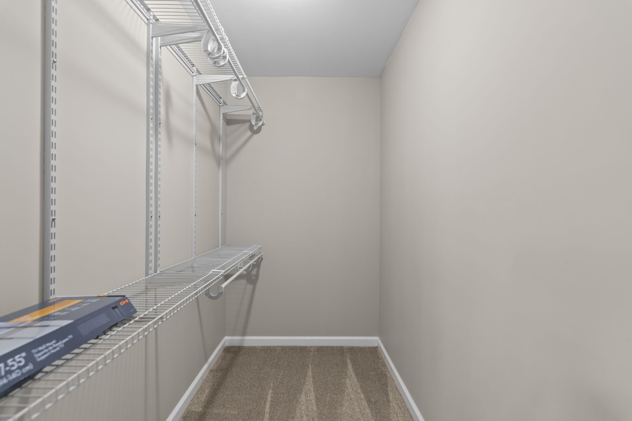 Bed 1 Closet