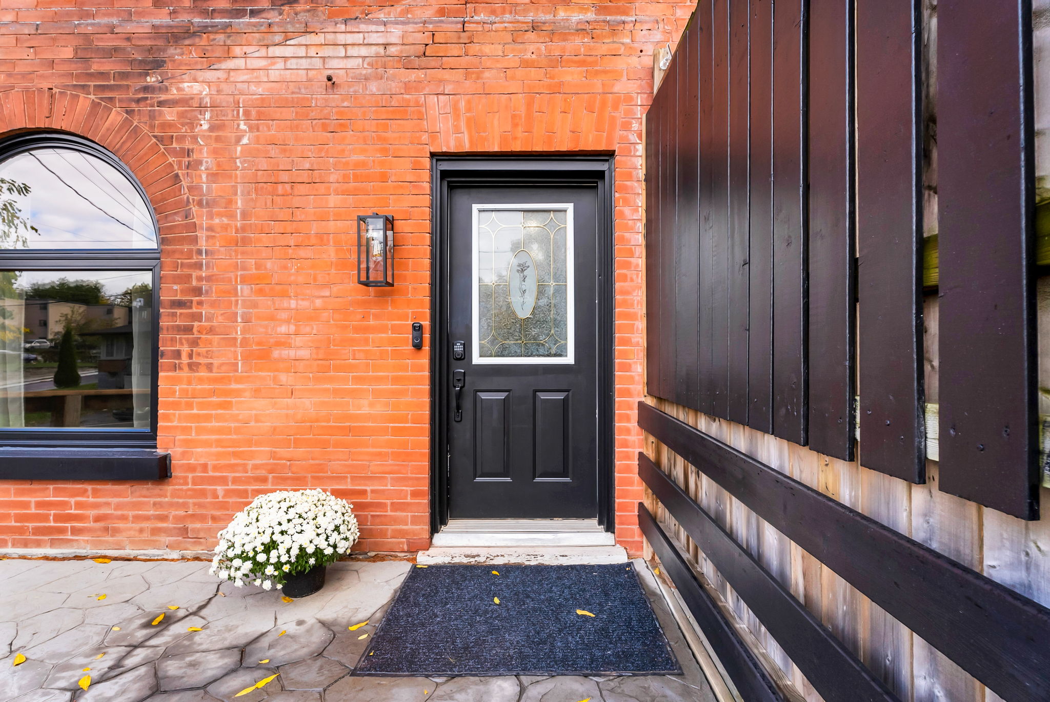 Front Porch/Entrance
