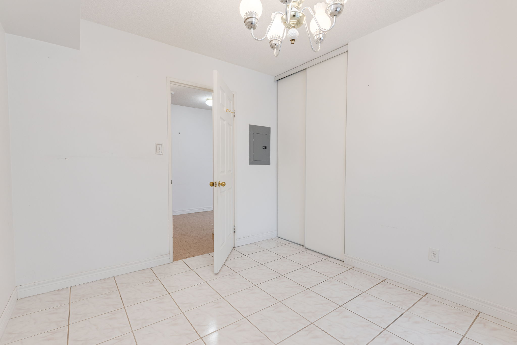 Toronto property showcase — delivered property photograph 24