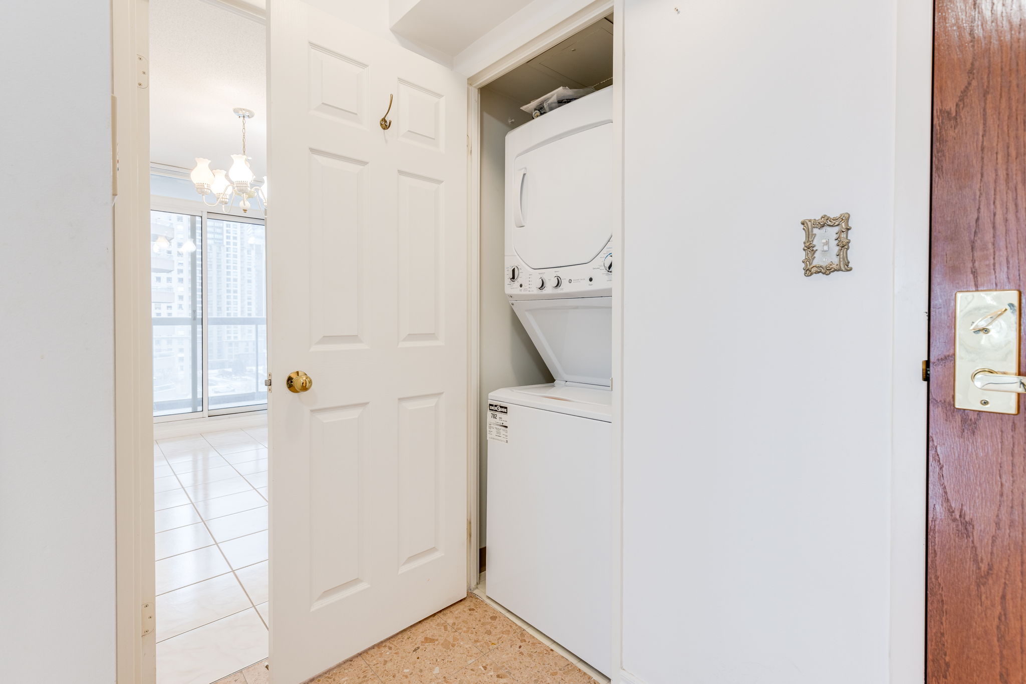 Toronto property showcase — delivered property photograph 26