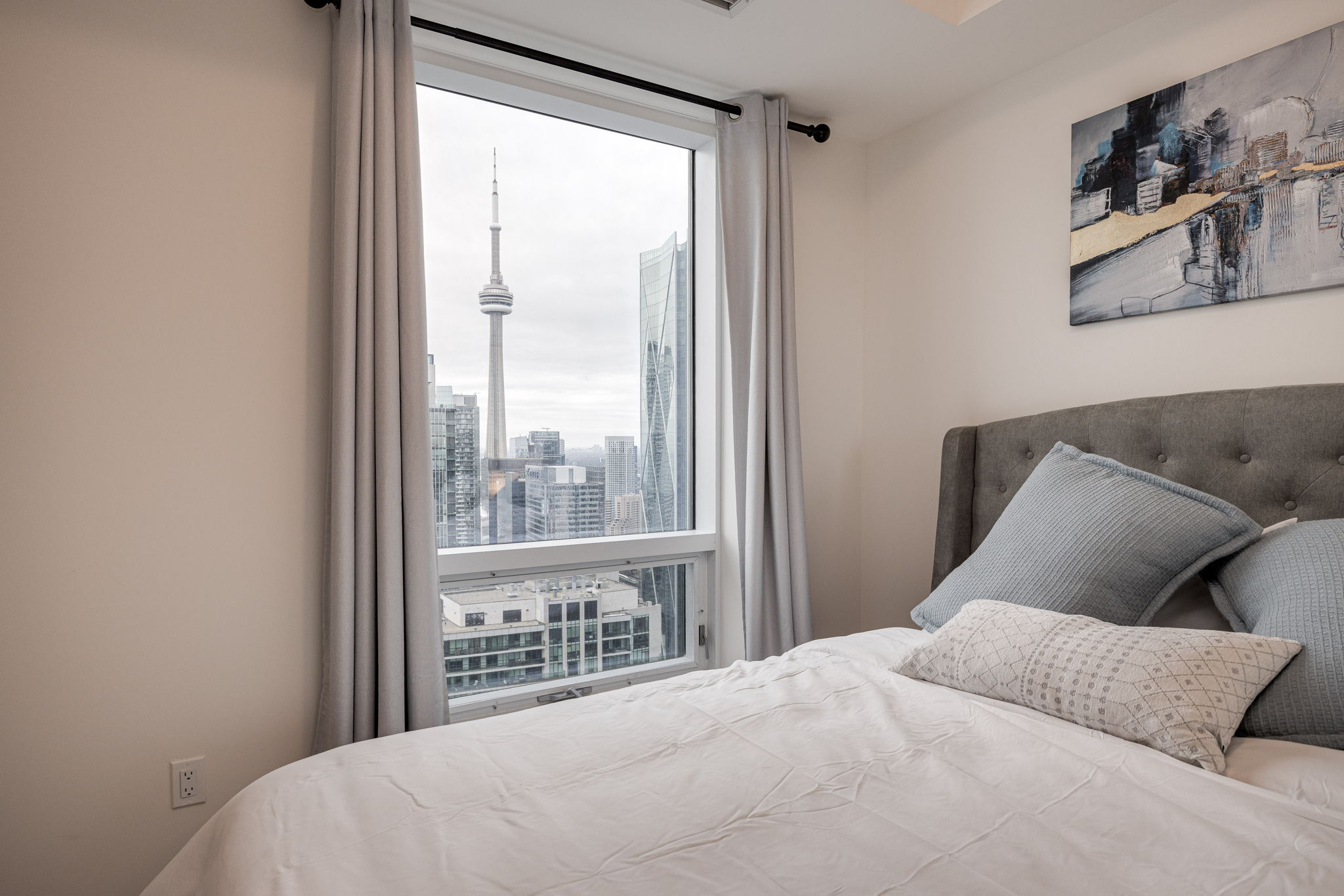 Toronto property showcase — delivered property photograph 14