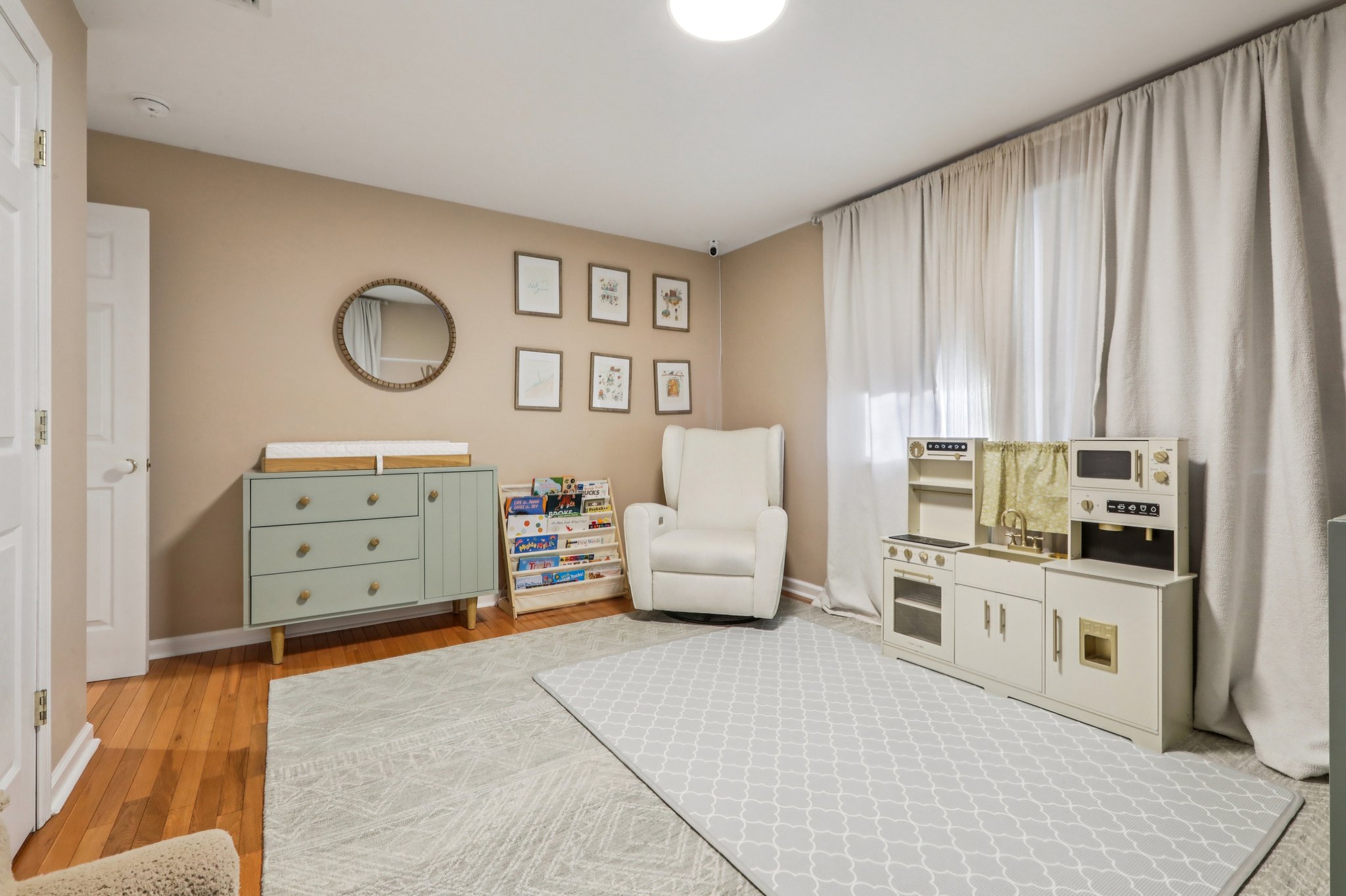 George St-S2401-051.jpg