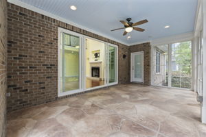  Photo 44