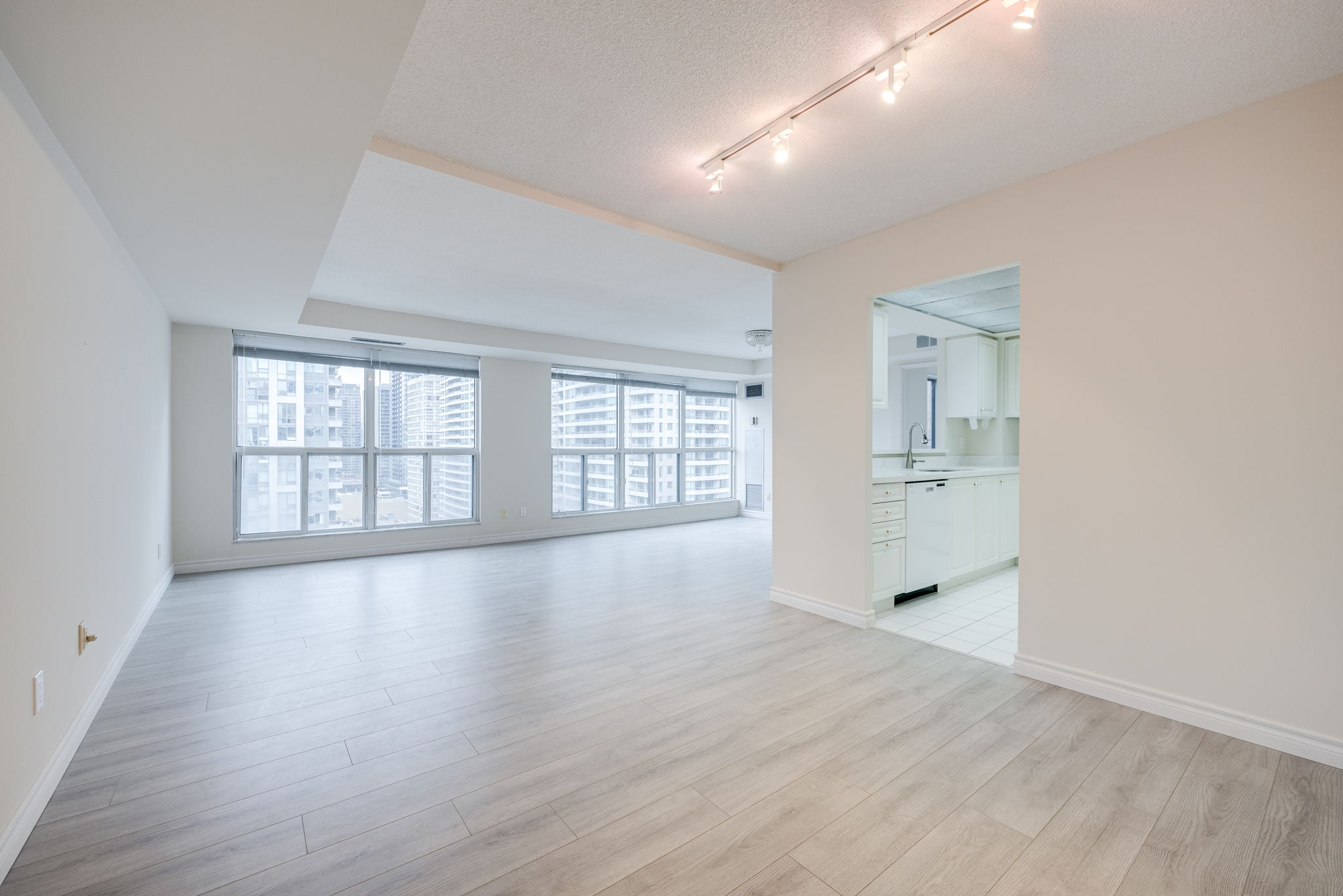 Toronto property showcase — delivered property photograph 5