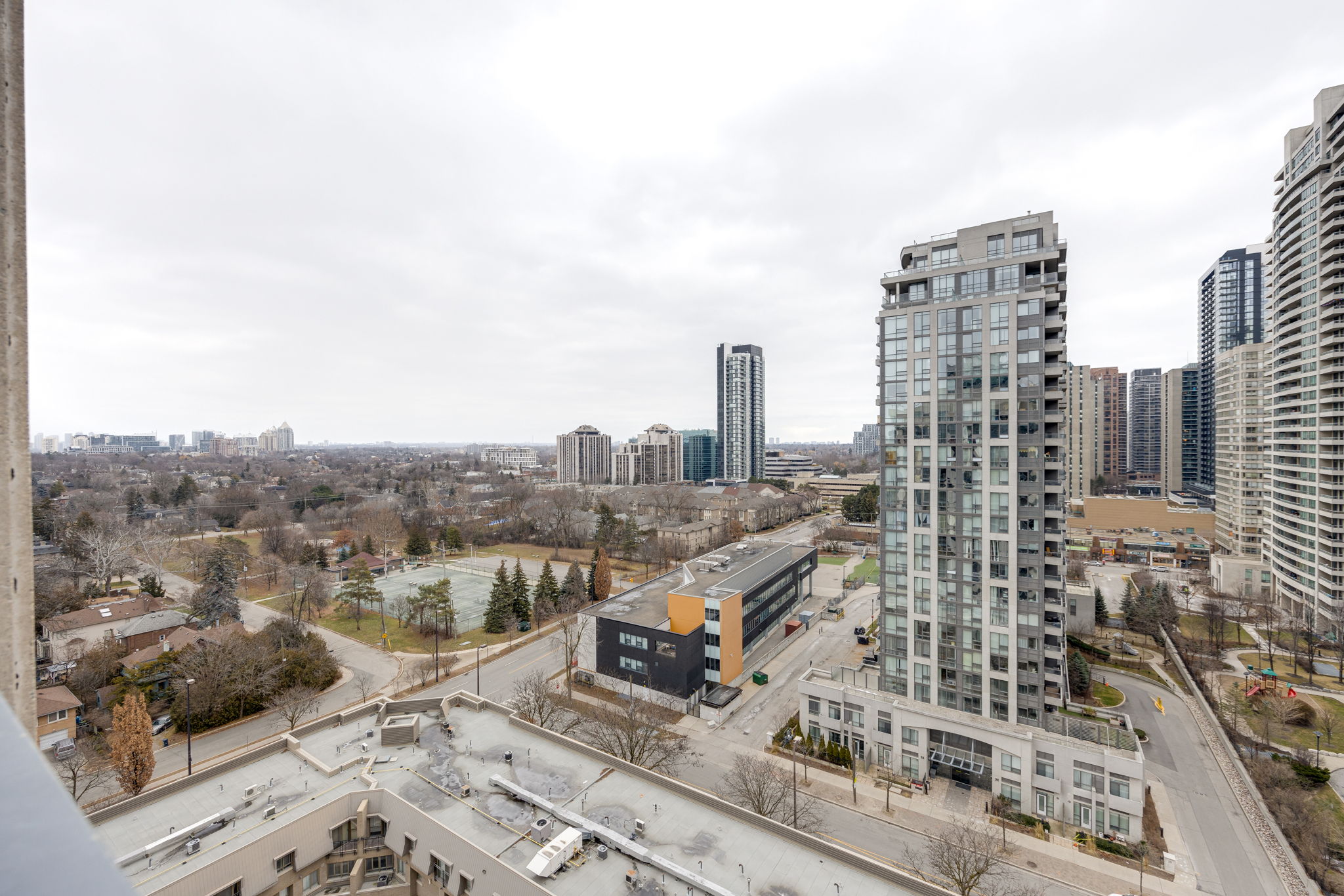 Toronto property showcase — delivered property photograph 33