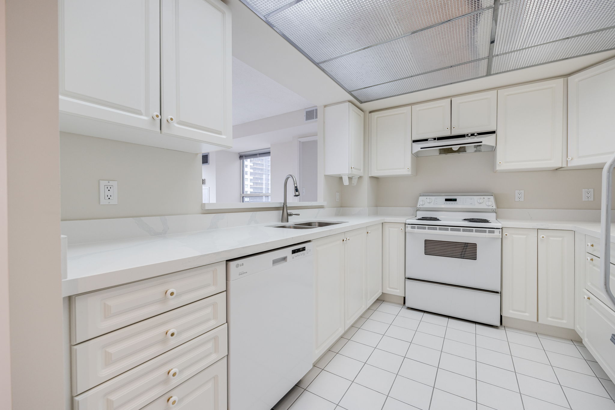 Toronto property showcase — delivered property photograph 14