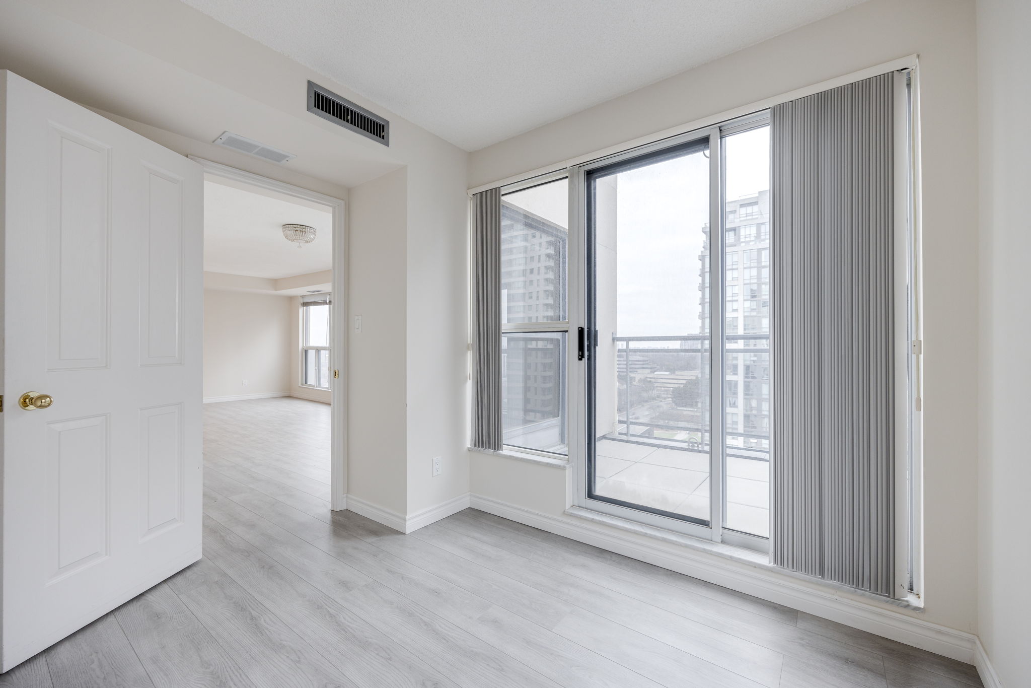 Toronto property showcase — delivered property photograph 12