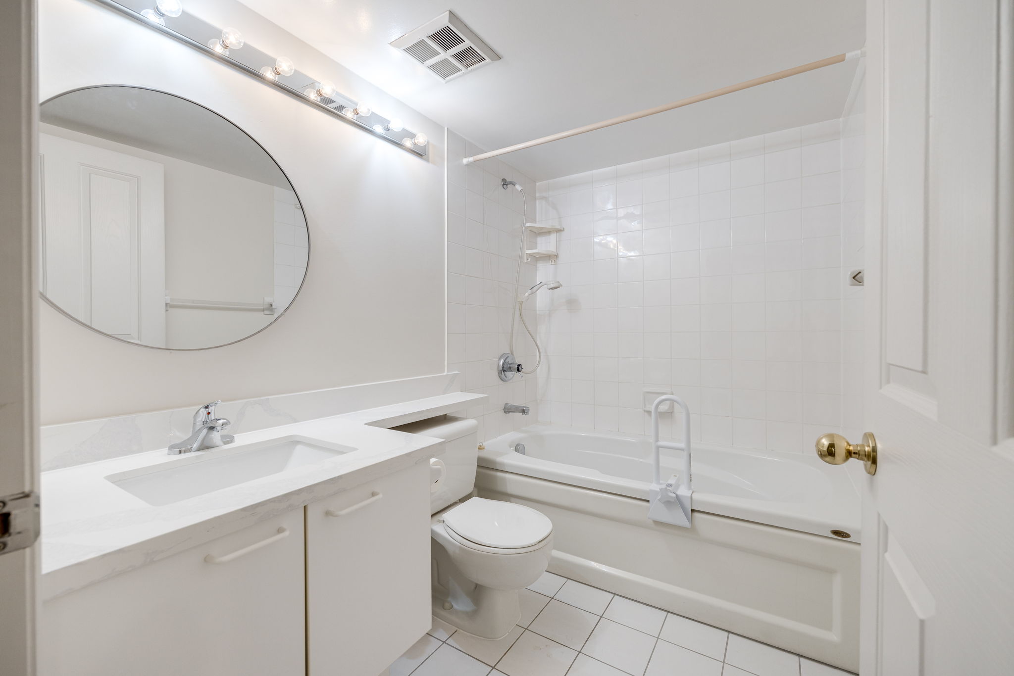 Toronto property showcase — delivered property photograph 17