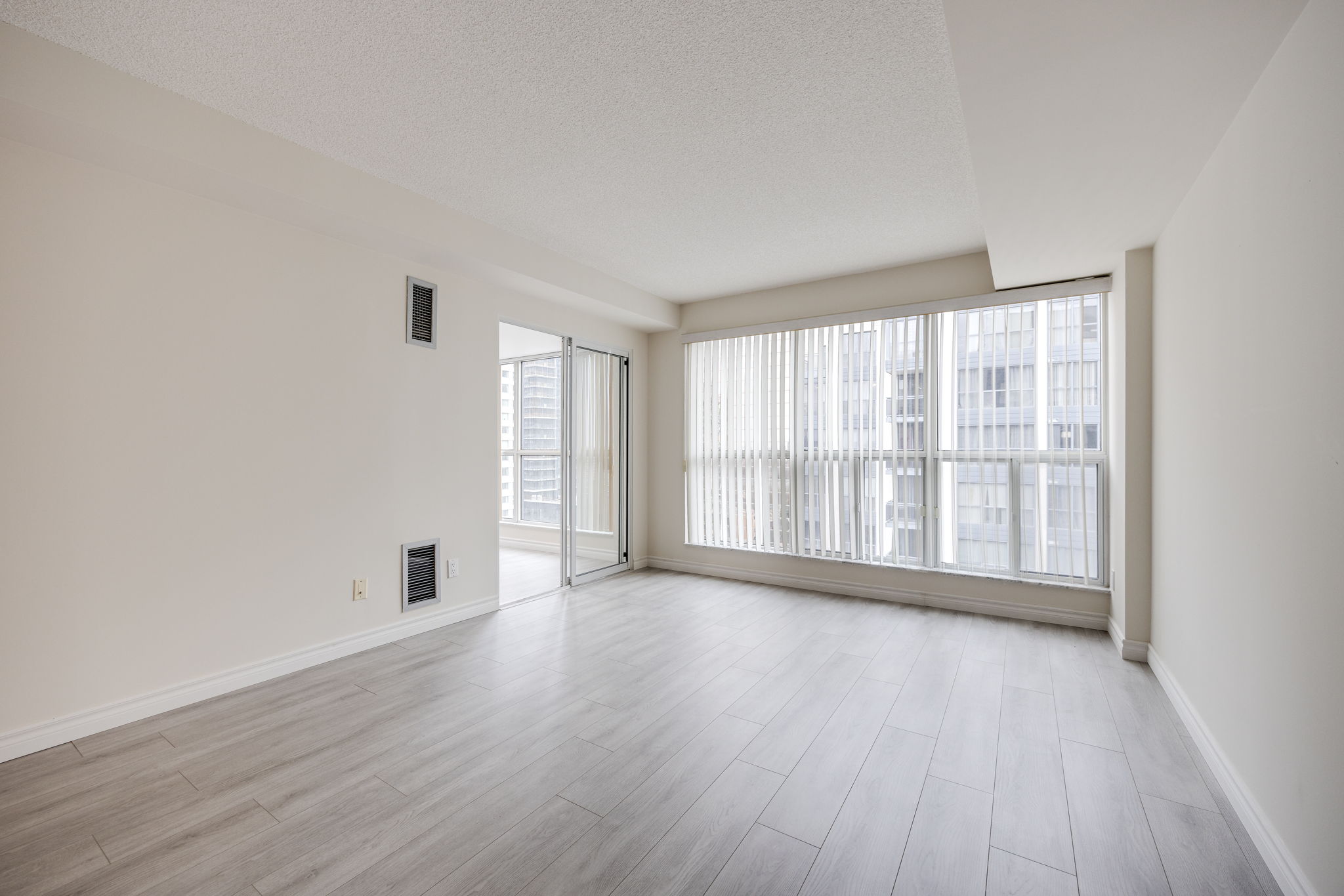 Toronto property showcase — delivered property photograph 23