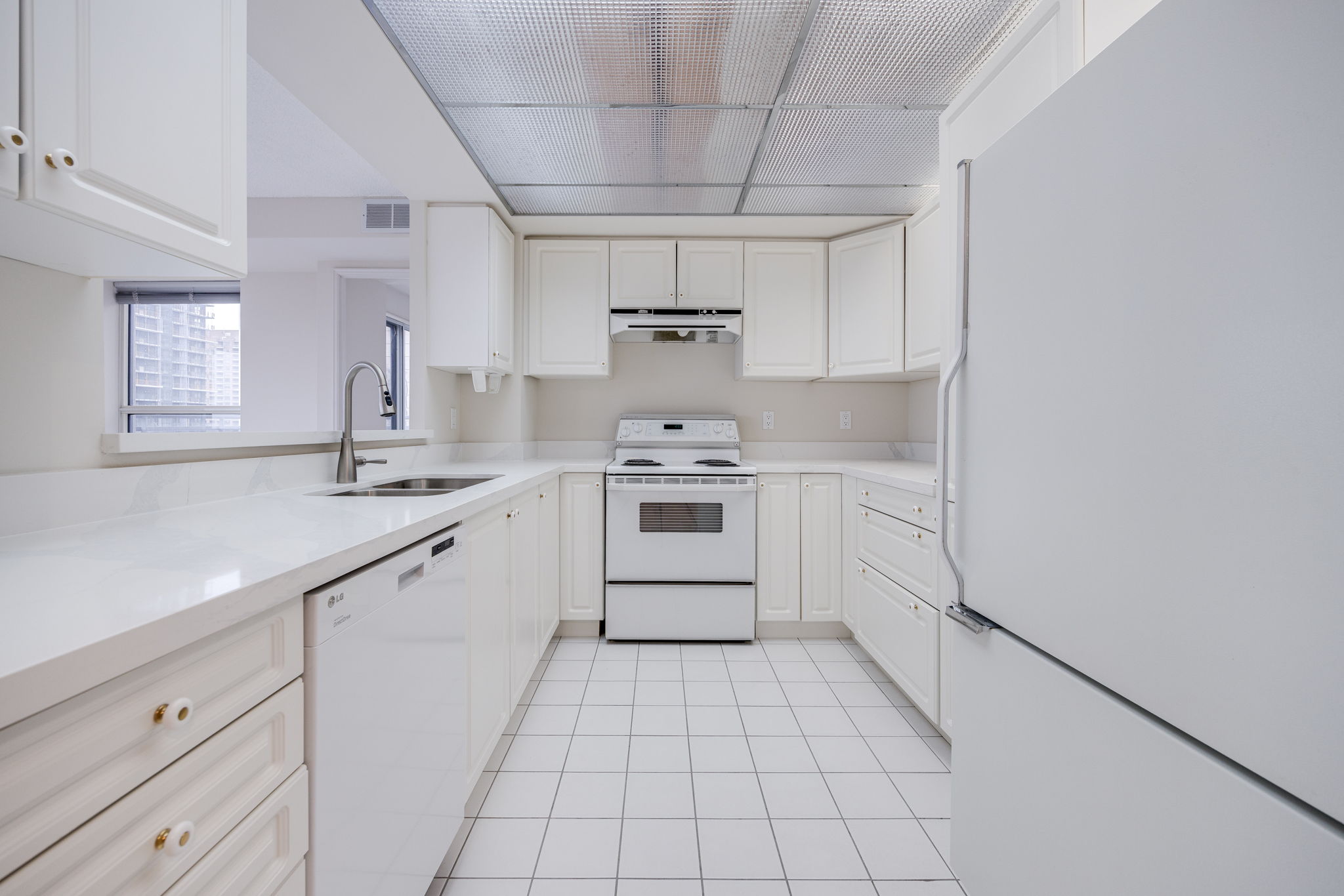 Toronto property showcase — delivered property photograph 13